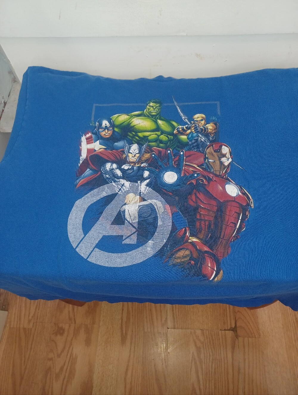 Marvel Blue Avengers Graphic Tsjirt